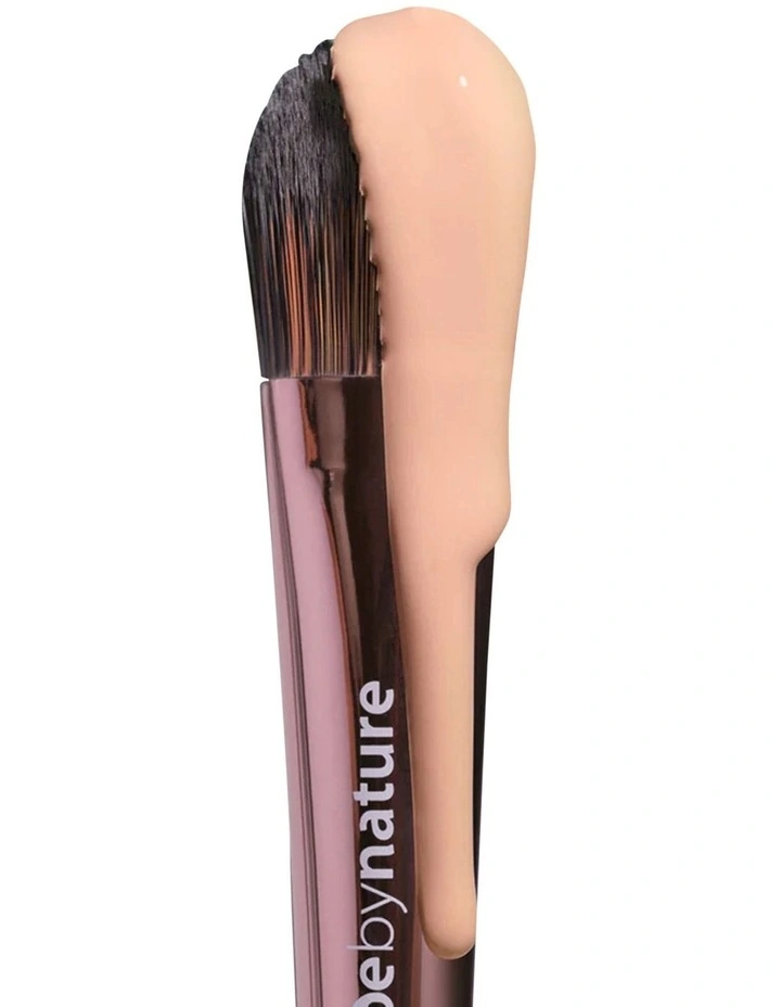 Liquid Foundation Brush 02 image 2