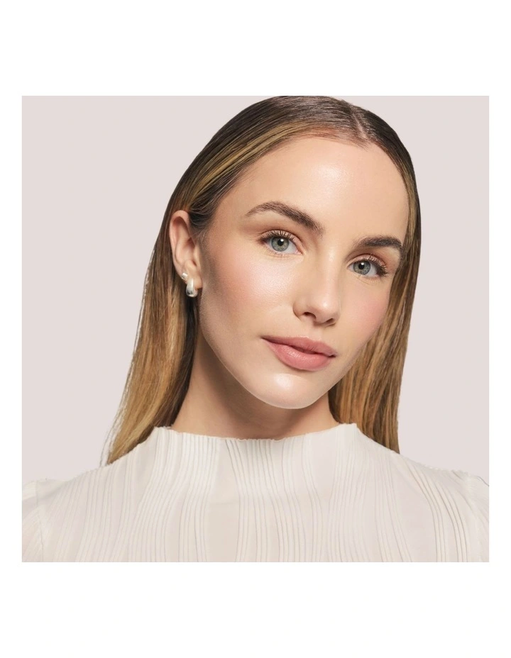 Skin Radiance Foundation image 3