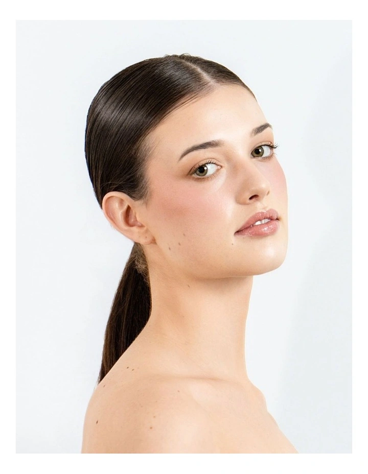 Face Base Liquid Foundation image 3