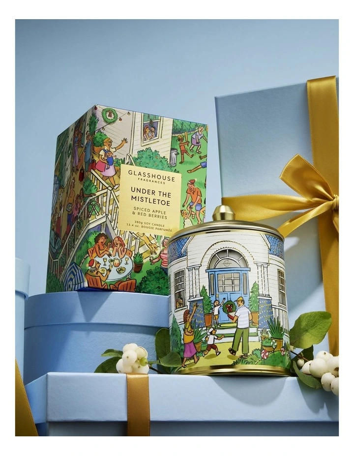 Under the Mistletoe 380g Soy Candle image 3