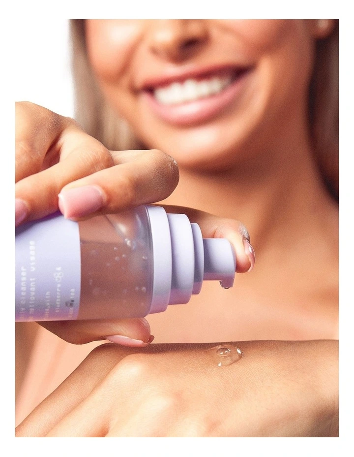 Purify And Brighten Jelly Cleanser 120ml image 2