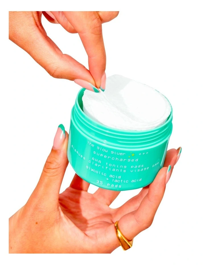 Glow Giver Supercharged AHA Toner Pads image 3