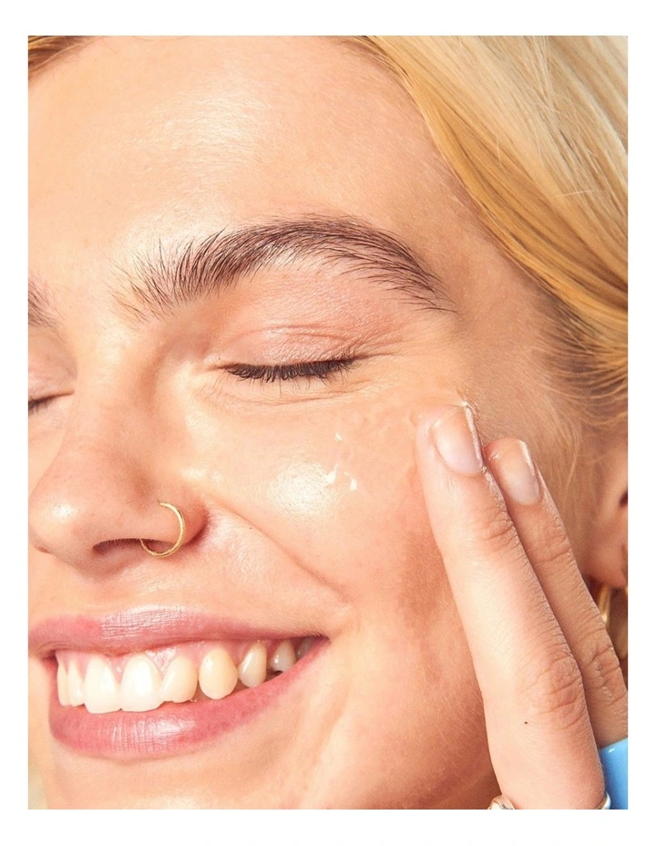 Mini Nourish And Hydrate Gel Moisturiser 30g image 2