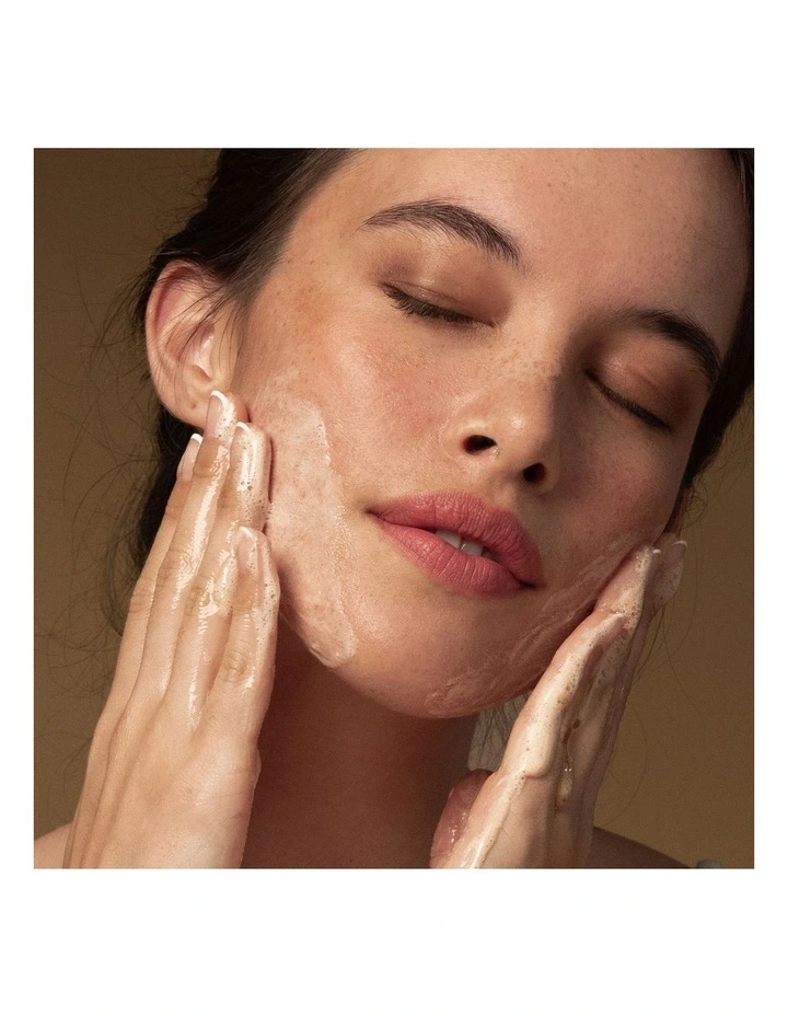 Juliet Anti-Blemish Gel Cleanser 200Ml image 4