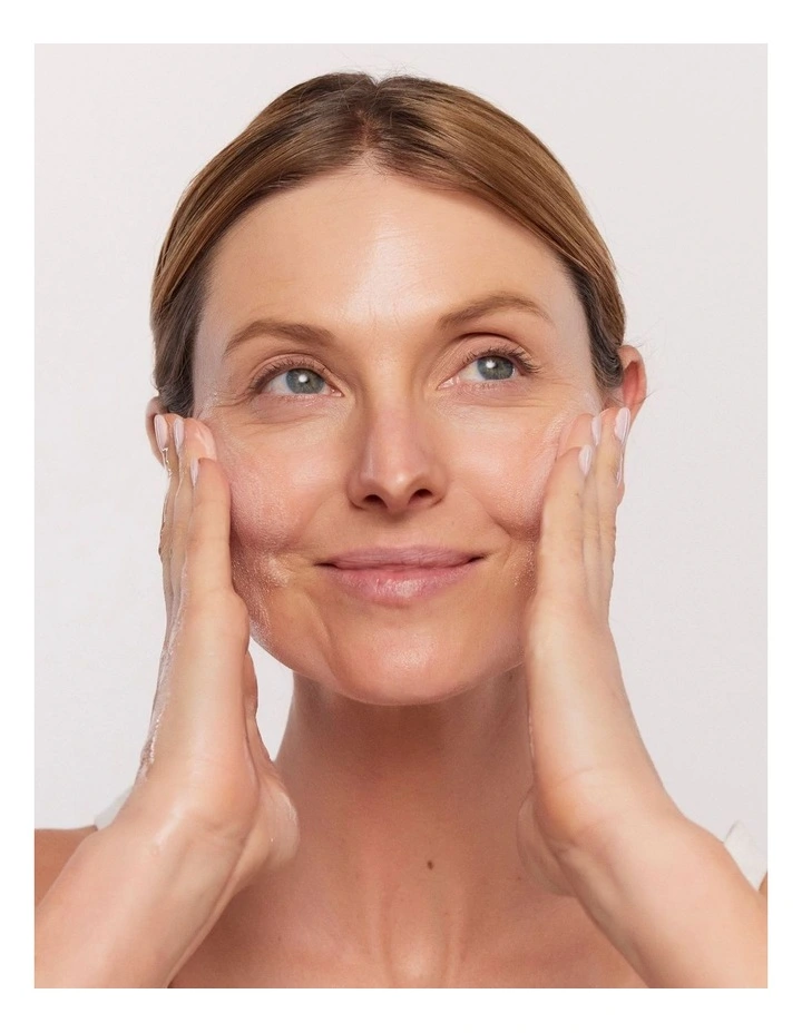 Purastat 5 Cleanser 220ml image 3