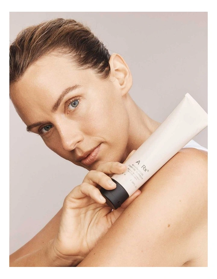 Revitalising Foaming Cleanser 100ml image 3