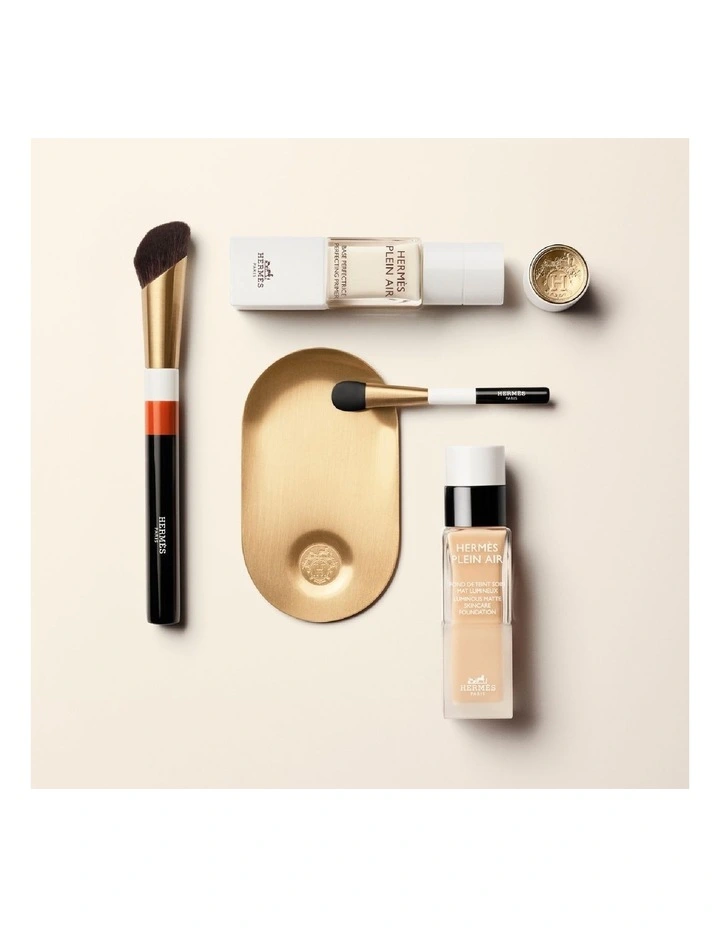 Plein Air, Luminous Matte Skincare Foundation image 7