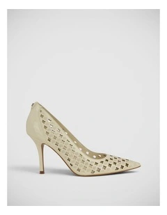 Prindyls Pumps in Cream