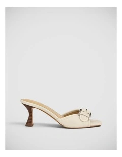 Dista7 Sandals in Off White