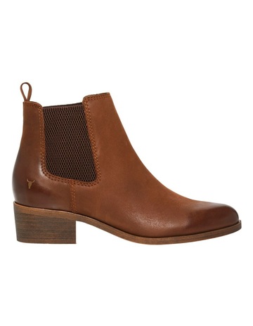 Ravee Heeled Chelsea Boots in Tan