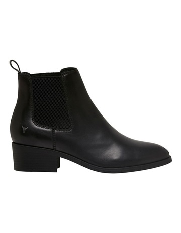 Ravee Heeled Chelsea Boots in Black