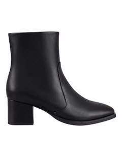 Steady Boot in Black