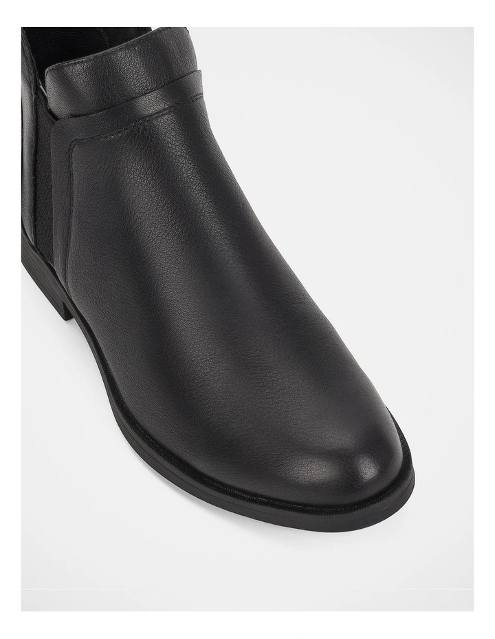 Catalina Boot in Black image 4