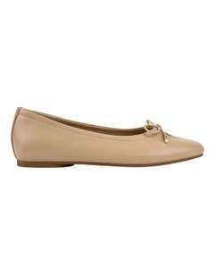 Belle Shoe in Latte
