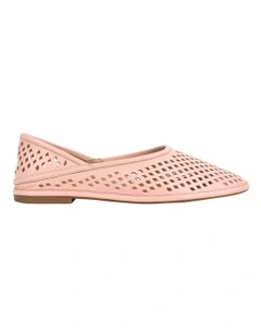 Chara Flat in Pale Rose