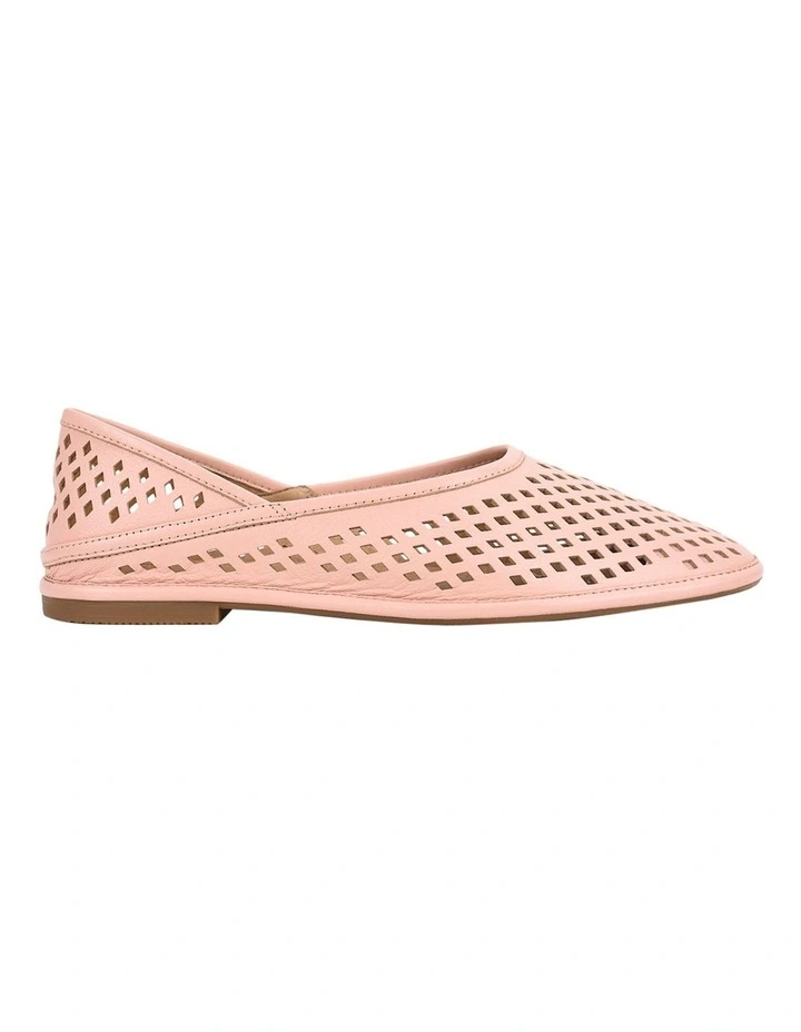 Chara Flat in Pale Rose image 1
