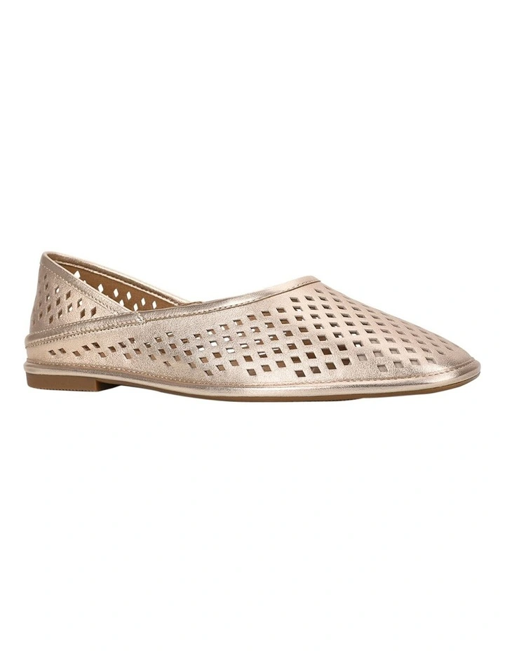 Chara Flat in Soft Gold image 2