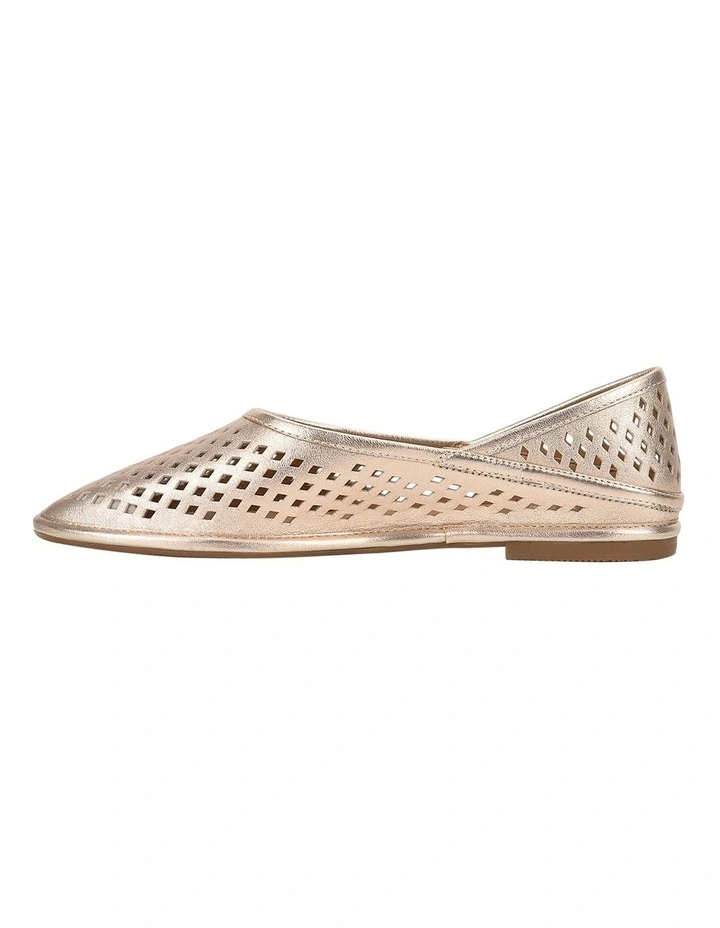 Chara Flat in Soft Gold image 3