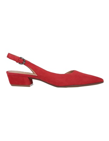 naturalizer banks red