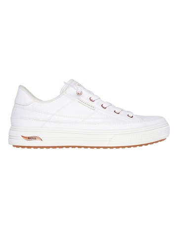 Whi White colour