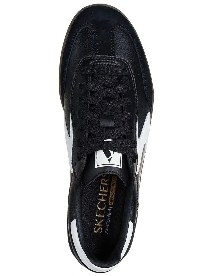 Hotshot Kickoff in Black/White image 5