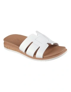Bobs Desert Kiss Low Peak Look in White