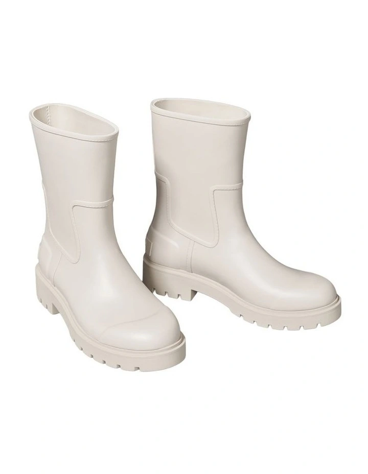 Waterproof Flexible Lug Sole Rainboots in Chateau image 3
