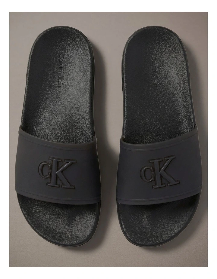Nemo Contoured Signature Logo Sliders in Triple Black image 5