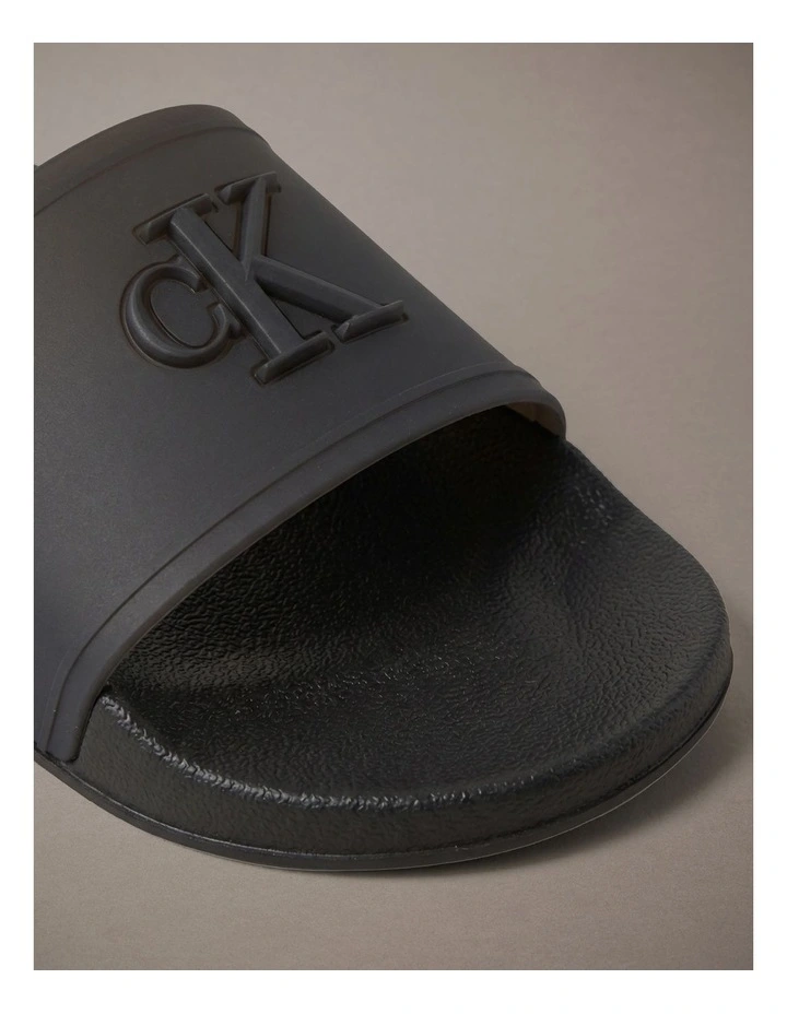 Nemo Contoured Signature Logo Sliders in Triple Black image 7