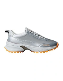 Hike Runner in Silver/Pearl Grey