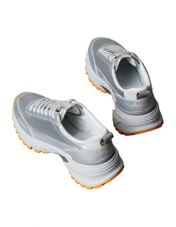 Hike Runner in Silver/Pearl Grey image 2
