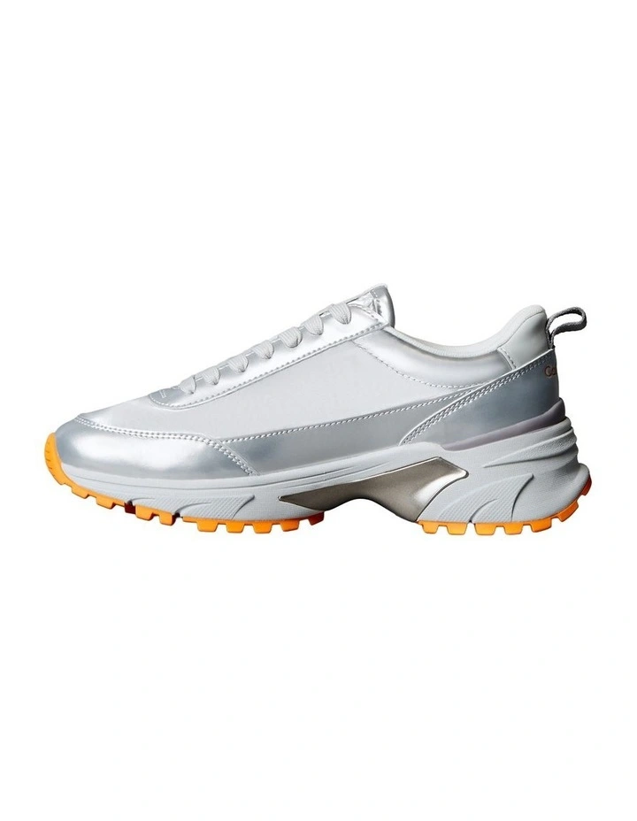 Hike Runner in Silver/Pearl Grey image 4