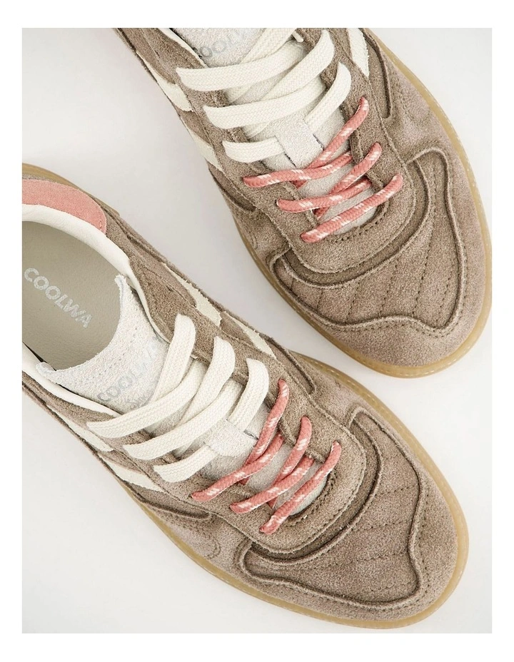 Goal Sneaker in Dip Brown image 4