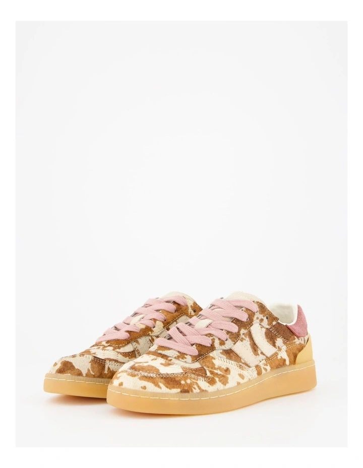 Goal Sneaker in Moo Splash image 5
