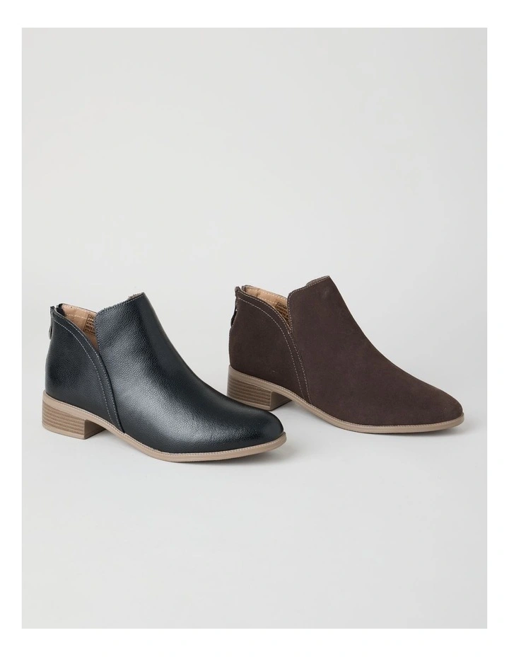 Dublin Boot in Black Leather image 6