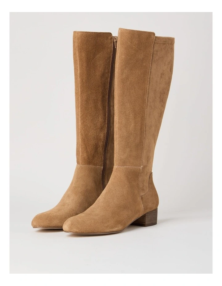 London Boot in Brown image 4