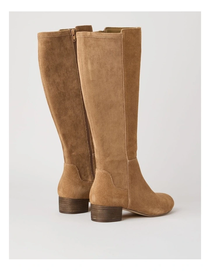 London Boot in Brown image 5