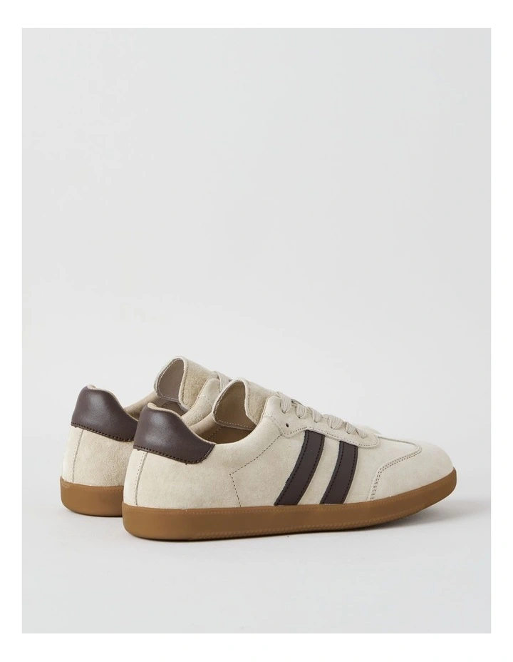 Lisbon Sneaker in Beige image 4