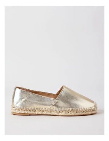 Martha Flat Shoes in Gold Leather
