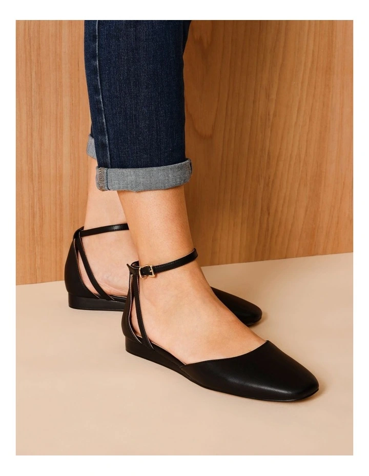 Kelise Flat Shoes in Black image 2