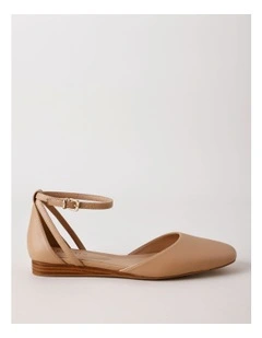 Kelise Flat Shoes in Latte