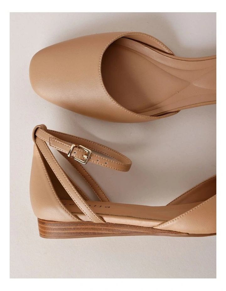 Kelise Flat Shoes in Latte image 6