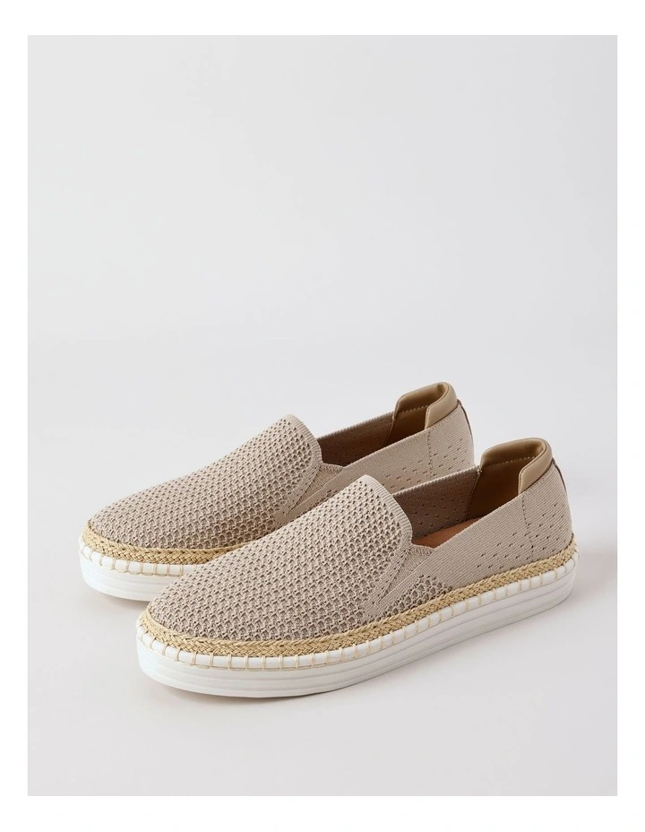 Queena Flat Shoe in Natural image 3