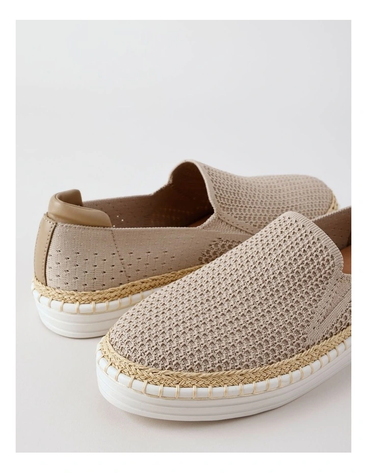 Queena Flat Shoe in Natural image 4