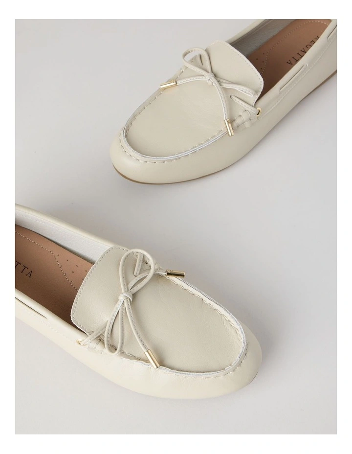 Suzie Flat Shoes in Sand Leather image 5