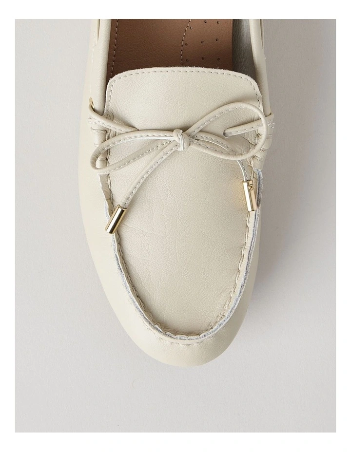 Suzie Flat Shoes in Sand Leather image 5