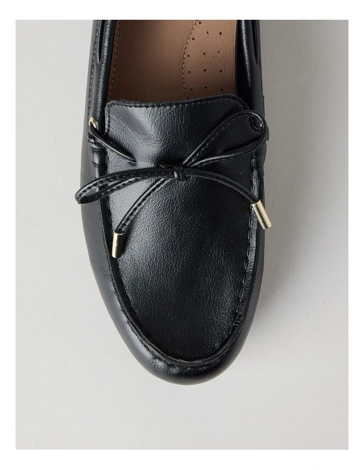Suzie Flat Shoes in Black Leather image 5