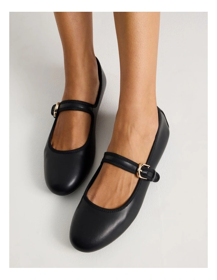 Trudy Flat Shoes in Black Leather image 2