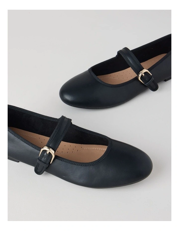 Trudy Flat Shoes in Black Leather image 2