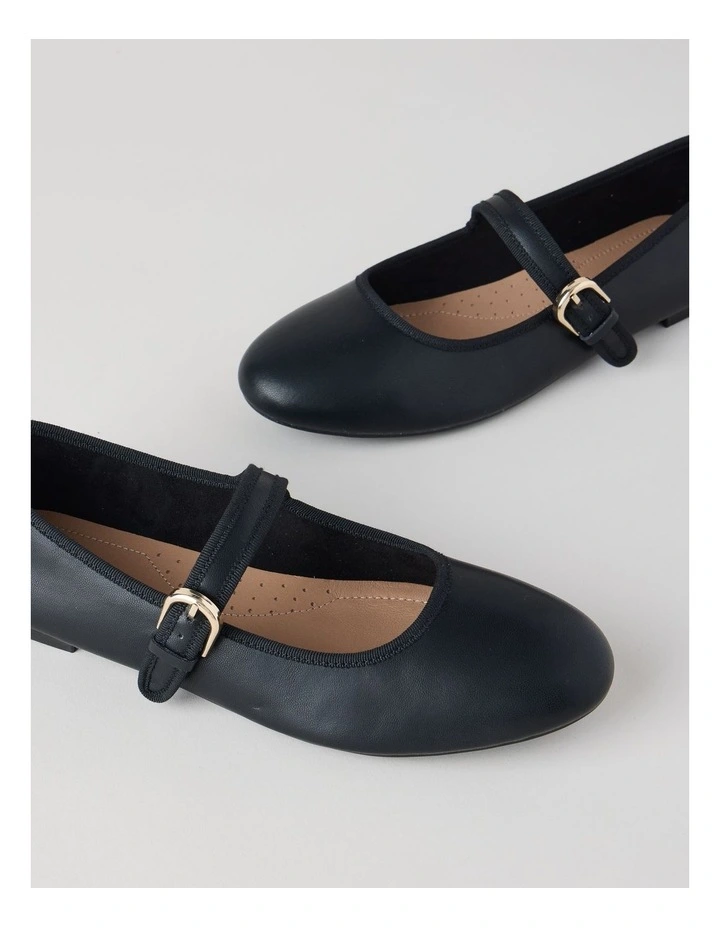 Trudy Flat Shoes in Black Leather image 3